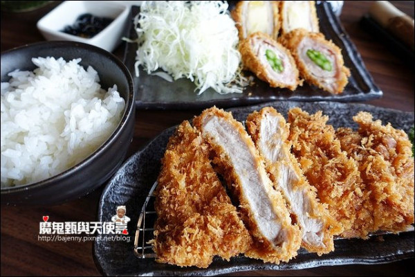 《小姑食記》捷運板橋站美食~富士印日式炸豬排(新板特區麗寶百貨6F)