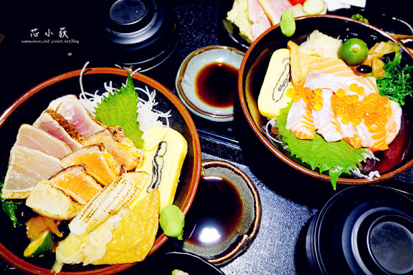 八坂丼屋(台中中友店)。台中中友百貨美食街美食，平價日式丼飯，多樣選擇，170元起，滿滿人潮，用餐請早!