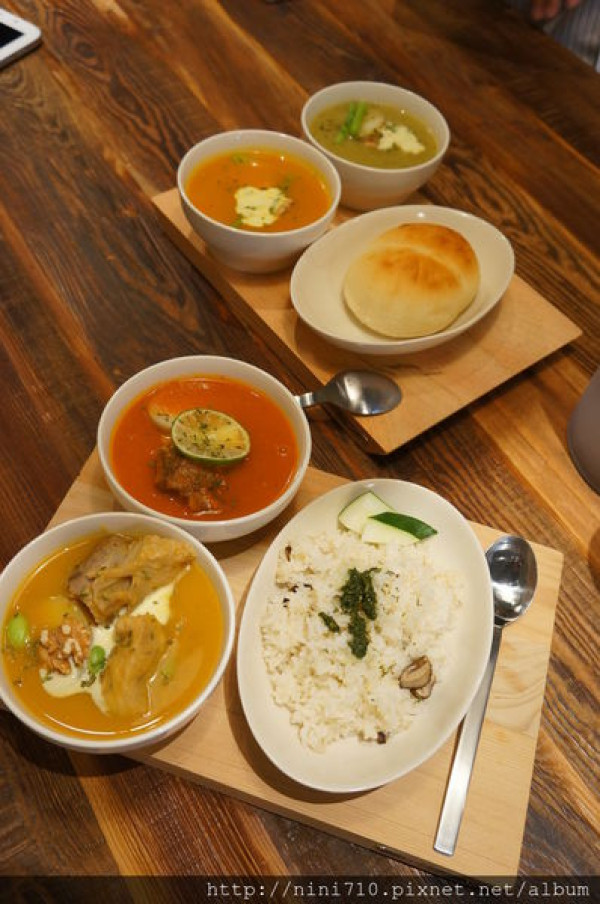 台中美食~家。溫度。湯專賣店 暖心濃湯熱騰騰試賣中