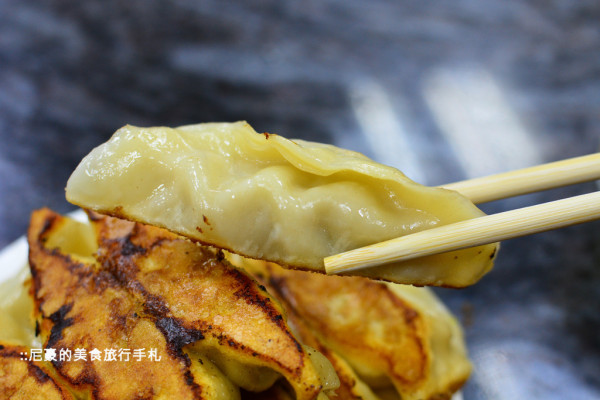 [新北汐止] 阿財鍋貼水餃專賣店 內餡飽滿爆漿鍋貼 汐止美食推薦食記