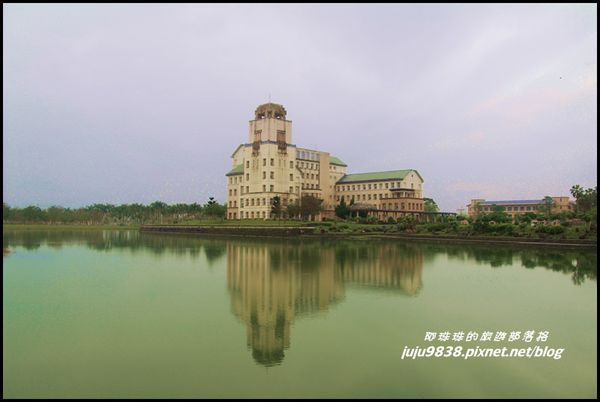 花蓮。灰濛濛的東華大學也很美