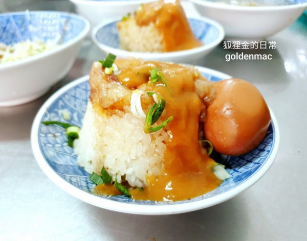 台中美食 │ 榮記米糕 清水本舖 在地人吃的米糕 每日限量售完為止 清水特有款式的肉羹湯別錯過