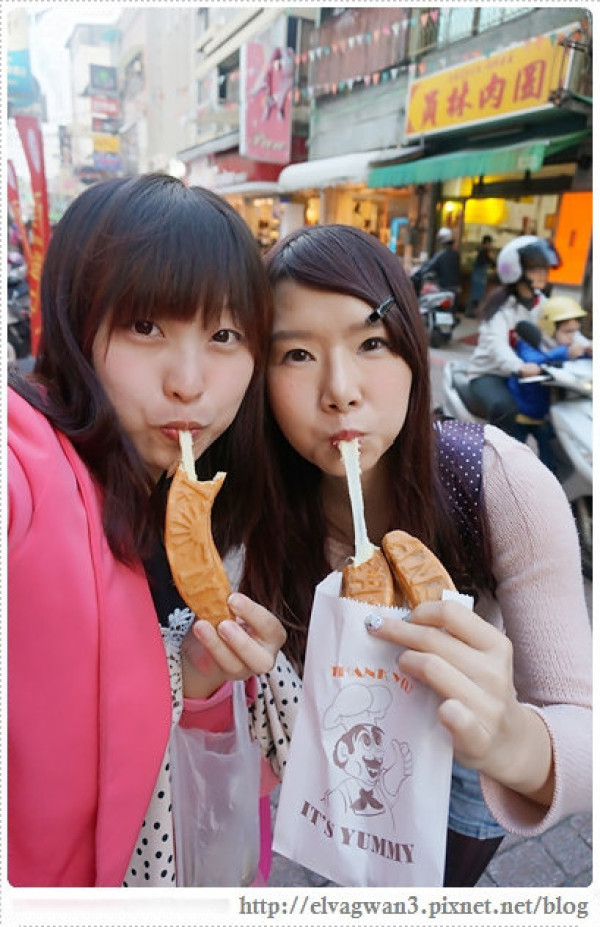 [台南●中西區] 王氏富屋●金蕉條雞蛋糕 -- ☆超人氣排隊銅板美食☆食尚玩家推薦♥古早味雞蛋糕的創意大變身♪ 起司相連到天邊♥