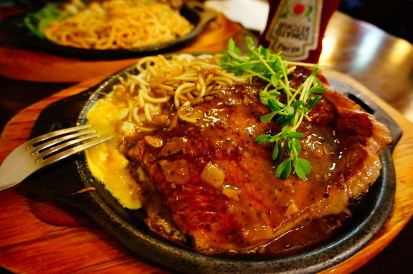 │食記│台北內湖/義牛車炙燒牛排義大利麵館  近737巷學生的最愛份量大又便宜~~~~