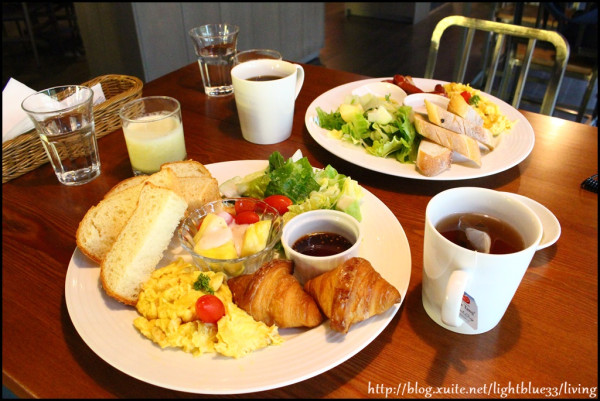 [ 內湖美食 ] 擴邦麵包堤頂店～悠哉的假日早午餐