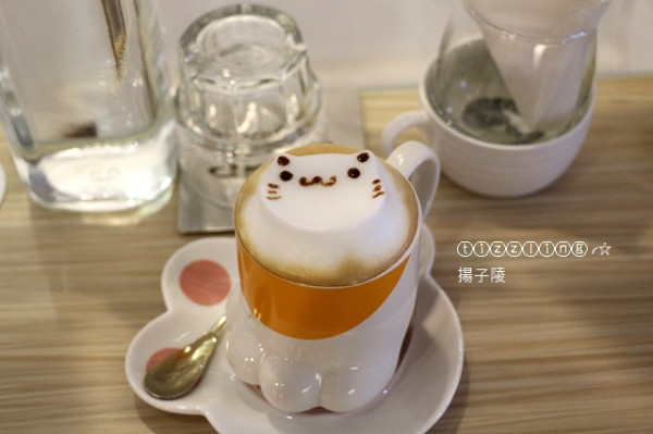 ⓣⓘⓩⓩⓛⓘⓝⓖ╭☆　The Who Cafe 框影咖啡店&咖啡立體拉花～