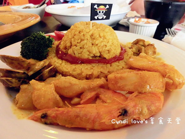 Habitat棲息地咖啡。草悟廣場夏日玩具展，限量航海王、迪士尼、美式英雄套餐，還有超多娃娃與你一起共餐!!!﹝勤美草悟道廣場咖啡廳﹞