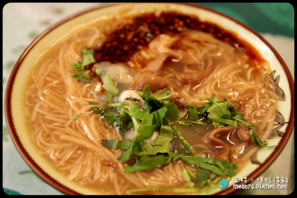 【台北內湖】阿蓮大腸蚵仔麵線｜文德路22巷小吃 (麵線、甜不辣、油飯) @ 米特，味玩待敘