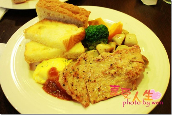 《早午餐》台南。cape+ cafe開普咖啡一號～隱身於大樓中的美味