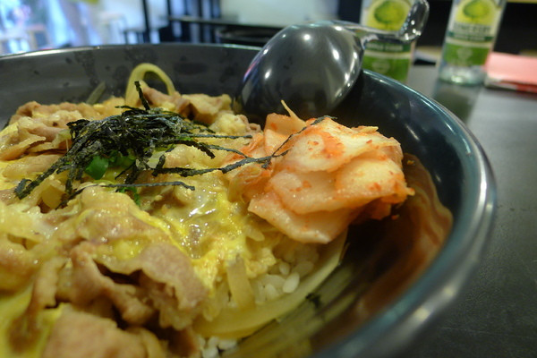 食。新竹清大夜市。二六食堂