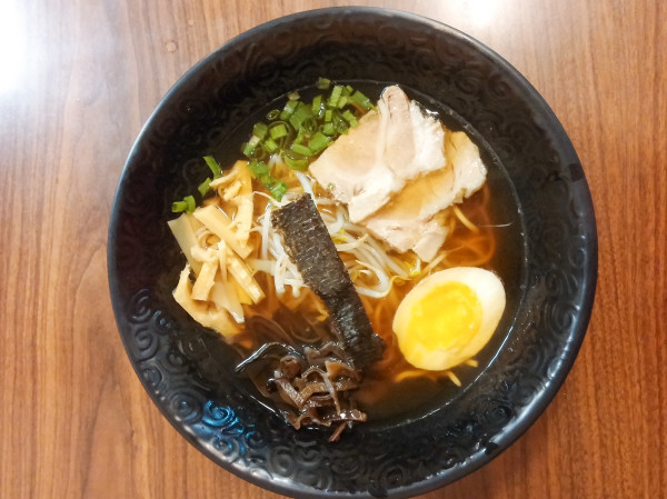 桃園市蘆竹區 [八和町拉麵] 每天老實熬湯頭