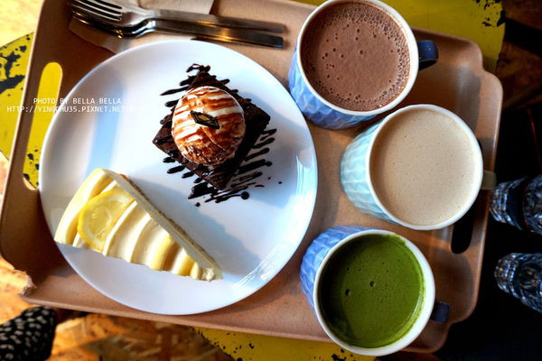 韓國首爾新沙洞甜點 ▍ 視覺味覺滿分的檸檬派布朗尼蛋糕