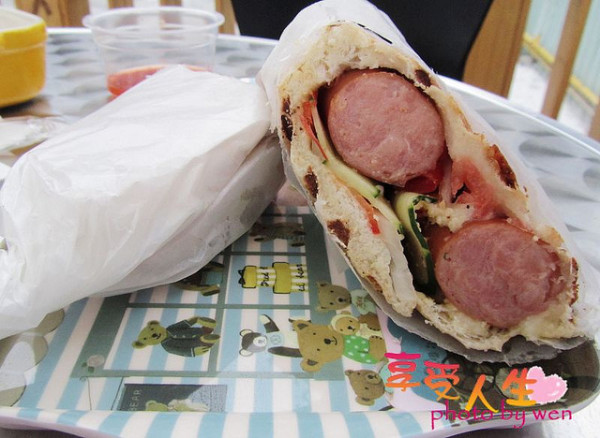 《美食》台南。小小星Cafe～露天空間，輕食料理，午茶另一好選擇