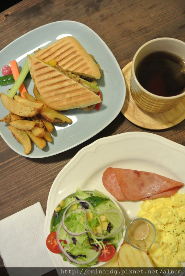 台中西區。好逗 Good Dog-靜巷內早午餐好感小店