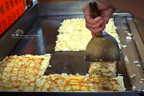 食。劉記蔬菜大蛋餅+平價大份量銅板美食+小吃+素食可食用+士林夜市必吃