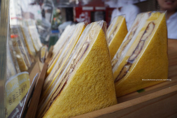 【台中西區】初食手作三明治Handmade Sandwich 快餐車 - 溫暖手作兩種口味組合而成的三明治.食材用心.好吃營養又划算.近文化中心和台中教育大學