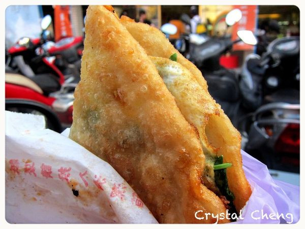 【新北美食推薦】小卡車酥酥脆脆蔥油餅 油庫口麵線旁好吃得不得了美食推薦！！(板橋美食 新北小吃 新北美食）