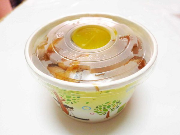 【新莊】30元焢肉飯-俗又大碗，絕無僅有的價格