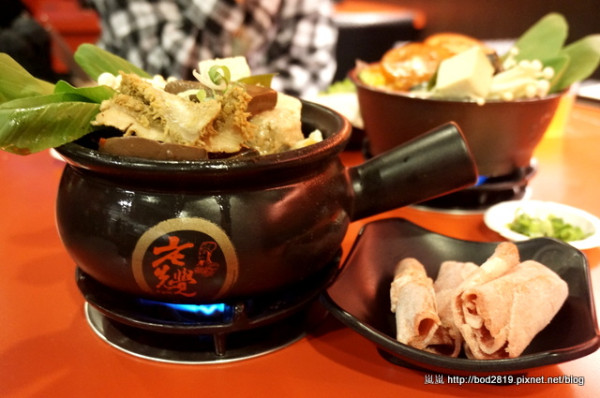 【台中潭子】老先覺麻辣窯燒鍋－連鎖麻辣小火鍋，鍋子造型超特別！平價美味