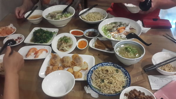 高雄鹽埕區=<食>旗津美女ㄟ麵店~一吃成主顧，美味好喜歡=