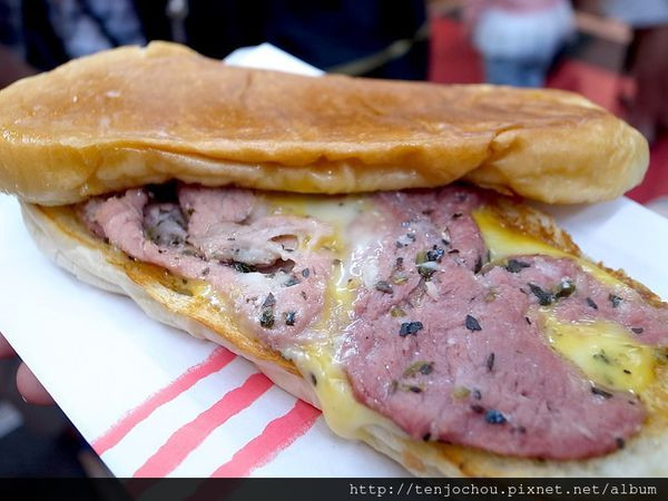 花花，甲飽沒【台北食記】卡路里古巴三明治 五星主廚快餐車美食 臨江街通化夜市必吃