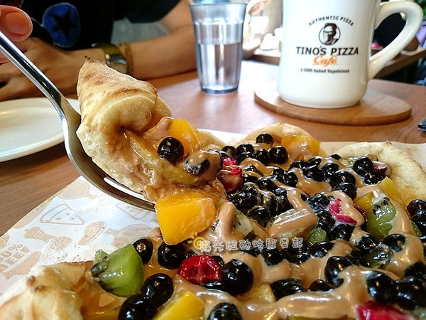 TINOS PIZZA CAFE堤諾比薩(桃園中山店)-披薩裡加珍珠,喝咖啡冰沙配炸魚柳條的創新吃法!