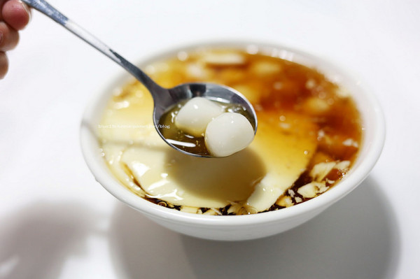 【台中中區】幸發亭蜜豆冰 本舖 - 台中70多年古早味.刀削冰雪綿冰剉冰豆花.全新風貌中保有復古懷舊文創空間.近台中火車站.第四信用合作社和沁園春.太陽餅博物館隔壁