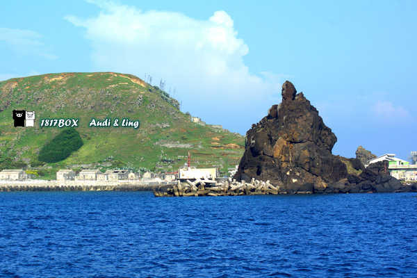 【澎湖。望安】東嶼坪嶼。南方四島。第九座國家公園。海上關公。正氣凜然地望海護衛著