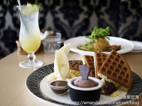 【台南食記】東區 跳舞香水 Perfume Dance (南紡夢時代) ● 甜點的華麗進擊 ❤❤