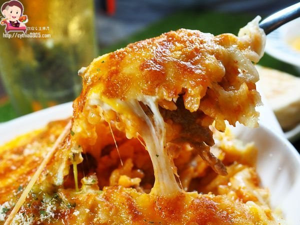 桃園巨蛋旁好吃大份量的義大利麵，還有比臉大的焗烤飯，黑惡魔辣味海鮮麵必吃必吃必吃