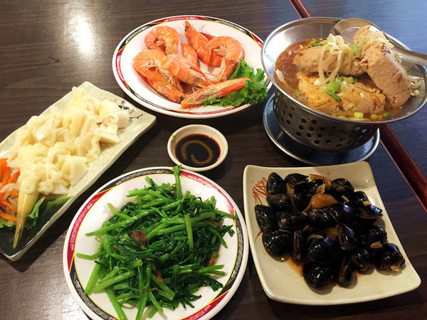 【台北 北投區/捷運關渡站】家傳味擔仔麵-獨門醬料好吃無法檔(關渡站和忠義站中間，步行5分)