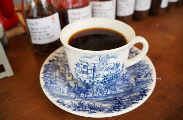 【台中北區】Origin36 原點咖啡 - 低調的外觀.靜謐的巷子內.有著簡單又平價的單品.全家超商旁巷內.親親戲院對面巷子