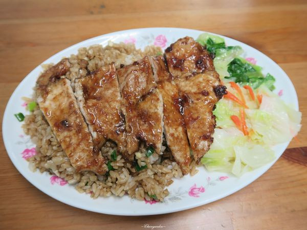 [北投在地美食]台北 捷運奇岩站 221食堂~回家用餐。簡餐環境小吃店花費