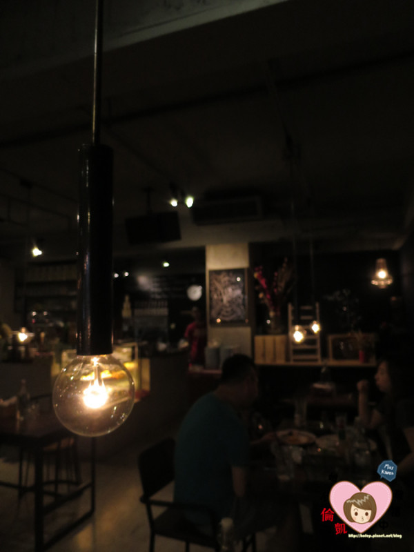 【台北美食】捷運信義安和站  Allen Dickson艾倫狄克森咖啡廚房(敦南店)～與愛迪生的早午餐約會