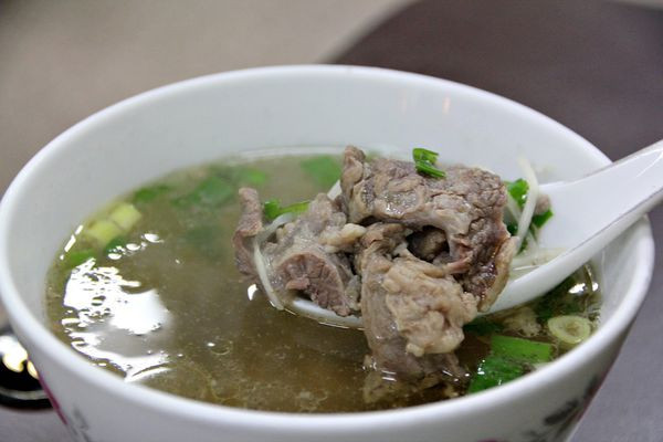 【劉家莊汆燙牛肉湯】大有路牛肉料理