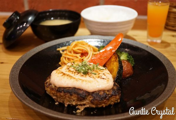 【台北美食推薦】俺の漢堡排山本 東京來的厚實美味漢堡排 比之前吃到的漢堡排好吃多啦！推薦！(國父紀念館站美食)