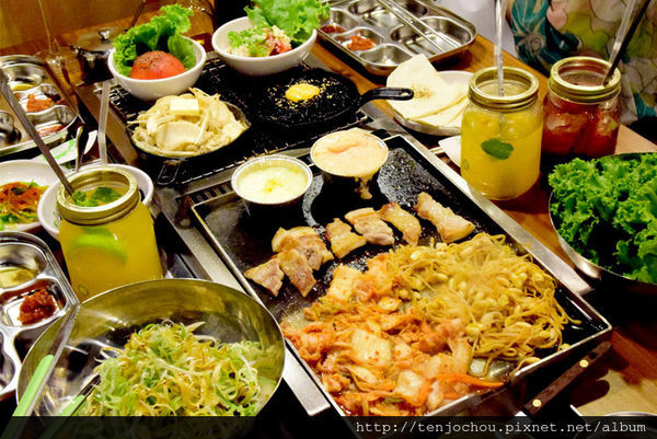 花花，甲飽沒【台北食記】VEGE TEJI YA菜豚屋 日韓混搭超好吃生菜包肉！捷運中山站聚會餐廳推薦