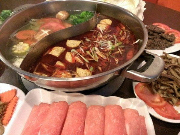 【台東旅遊 食記】台東知名 寧記正宗 麻辣火鍋