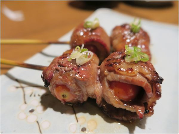 台北 捷運忠孝敦化站 老八風居酒料理~牛肉捲Mix小番茄也很對味