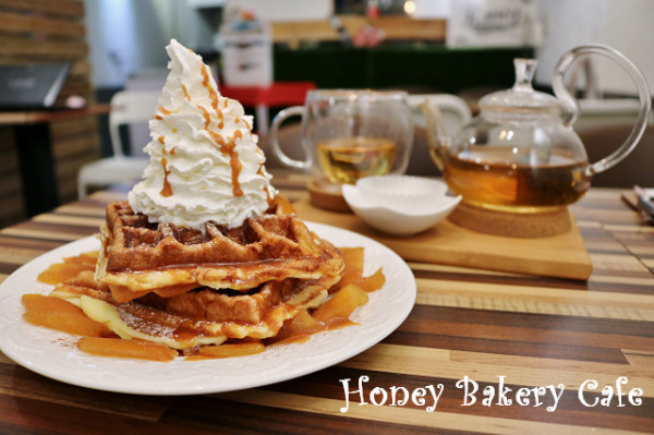 【台北美食】蜜多甜點屋 Honey Bakery Cafe-『南京復興站』無麩質甜點．寵物友善餐廳
