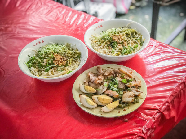 阿公麵 X魔王 新北中和區 超級臭臉老闆的老麵店 隱藏在大榕樹社區裡的美味乾麵 捷運南勢角站 內文有店家資訊