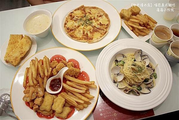 貓奴必訪！【台中清水美食】喵匠義式麵坊-清水店 ⎪離鰲峰山運動公園只要3~5分鐘，以貓咪玩偶為主題的療癒義