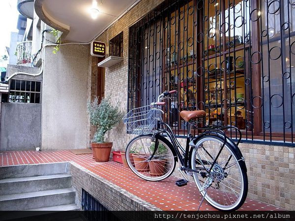 花花，甲飽沒【台北食記】Macaroni cafe & bakery Taipei小器食堂日本雜貨新品牌！台大公館文青咖啡店