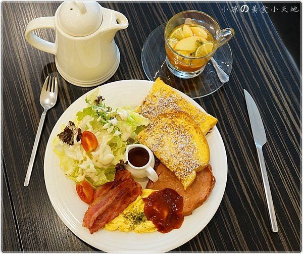 『台中。北區』』鯊魚咬吐司一中店║有鯊魚出沒？！工業風元素混搭出美式街頭風，加勒比海樂活早餐，豐盛美味，給你飽足的幸福感！