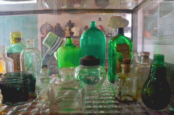 【台南安平】超好挖寶二手古著小店～銀兩古玩