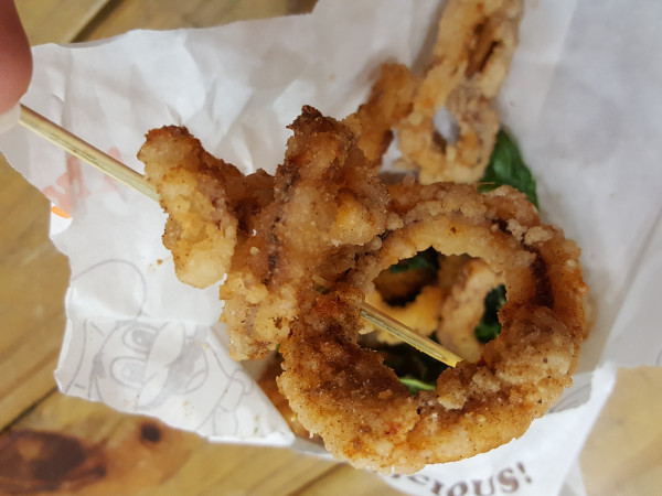 【食-新竹】光華鹽酥雞＆烤肉♥香酥不油膩的魷魚圈♥加入生蒜的玉米筍♥宵夜美食