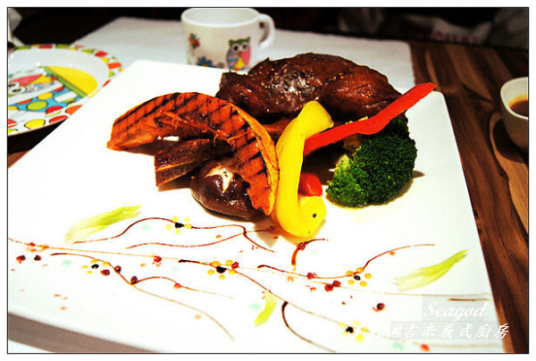 Jimmys Cuisine 吉米義式廚房～空間寬敞燈光柔和服務熱心蔬菜番茄湯我好愛