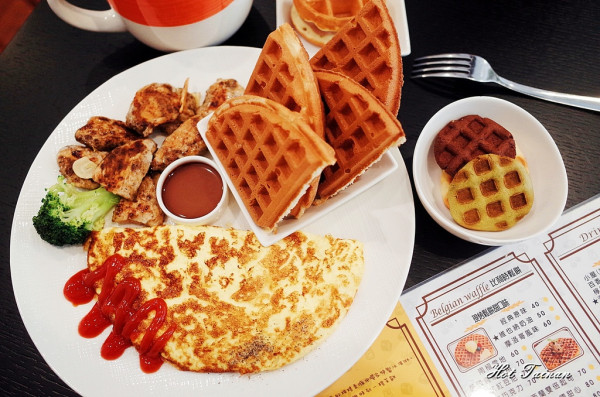 【台南東區】全鬆餅系列早午餐，格芙餅獨家販售點，同時也是寵物友善餐廳：Gold House金色小屋