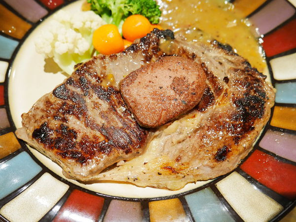 【古今中外】藏身在淡江大學圖書館下方(自習室對面)的秘密咖啡館(內有晚餐限定精緻套餐)