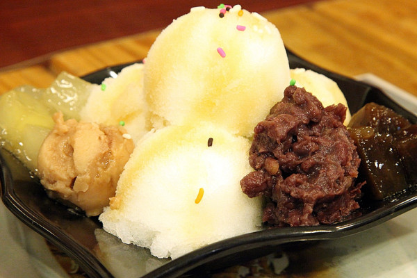 【台南東區-美食】芯芯要去【儒家紅豆湯花生仁湯】~秉持傳統做法不論是夏天.冬天都品嚐到美味的古早味甜點